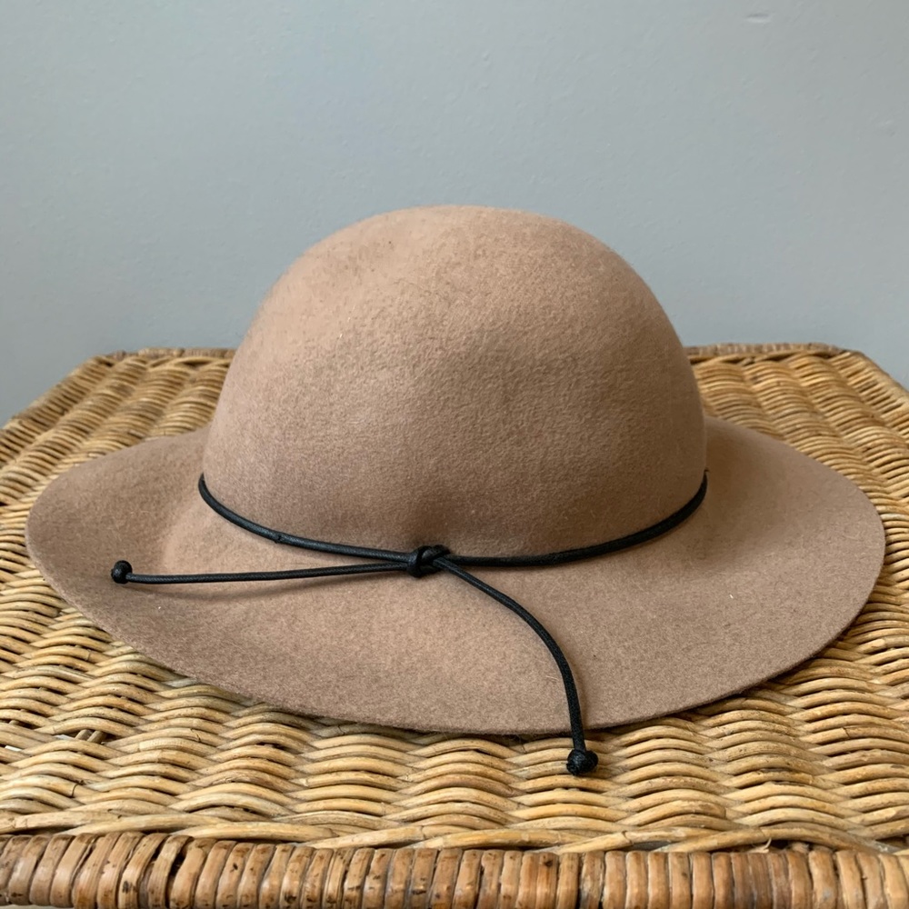 Tan wool floppy hat